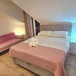 Penthouse Dijana - One Bedroom With Terrace Appartement *