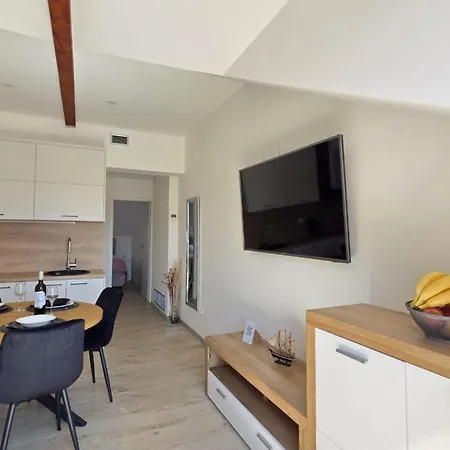 아파트 Penthouse Dijana - One Bedroom With Terrace