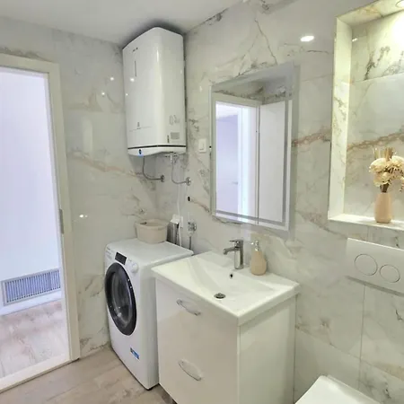 Apartman Penthouse Dijana - One Bedroom With Terrace