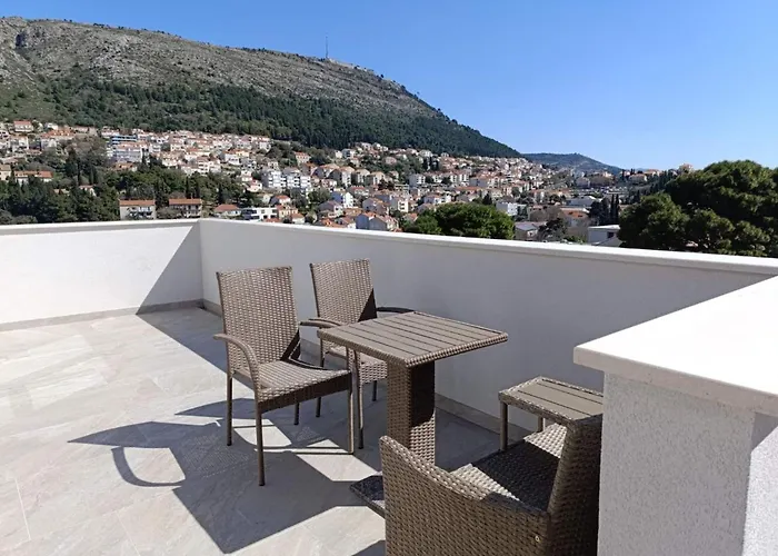 Penthouse Dijana - One Bedroom With Terrace Daire *