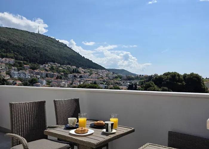 Penthouse Dijana - One Bedroom With Terrace Daire