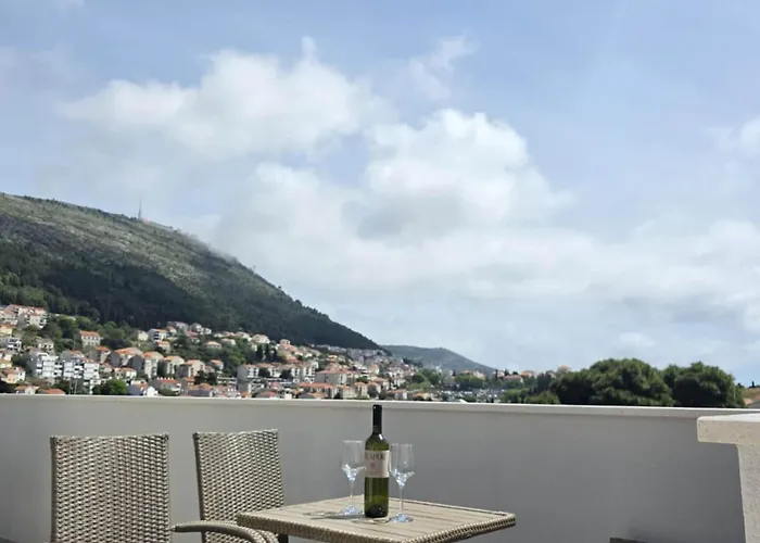 Penthouse Dijana - One Bedroom With Terrace Daire *