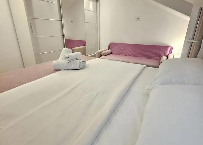 Penthouse Dijana - One Bedroom With Terrace Daire