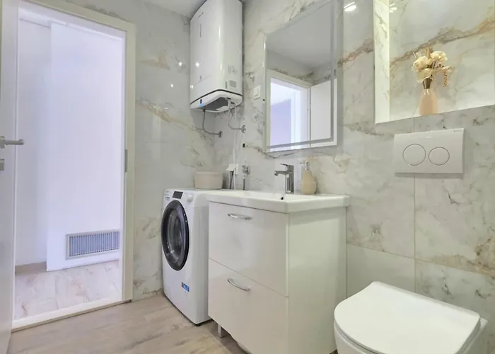 Penthouse Dijana - One Bedroom With Terrace Daire