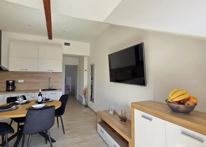 Appartement Penthouse Dijana - One Bedroom With Terrace